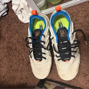 Nike Men's Athletic Shoes Cream with Blue, Black & Neon Yellow Accents